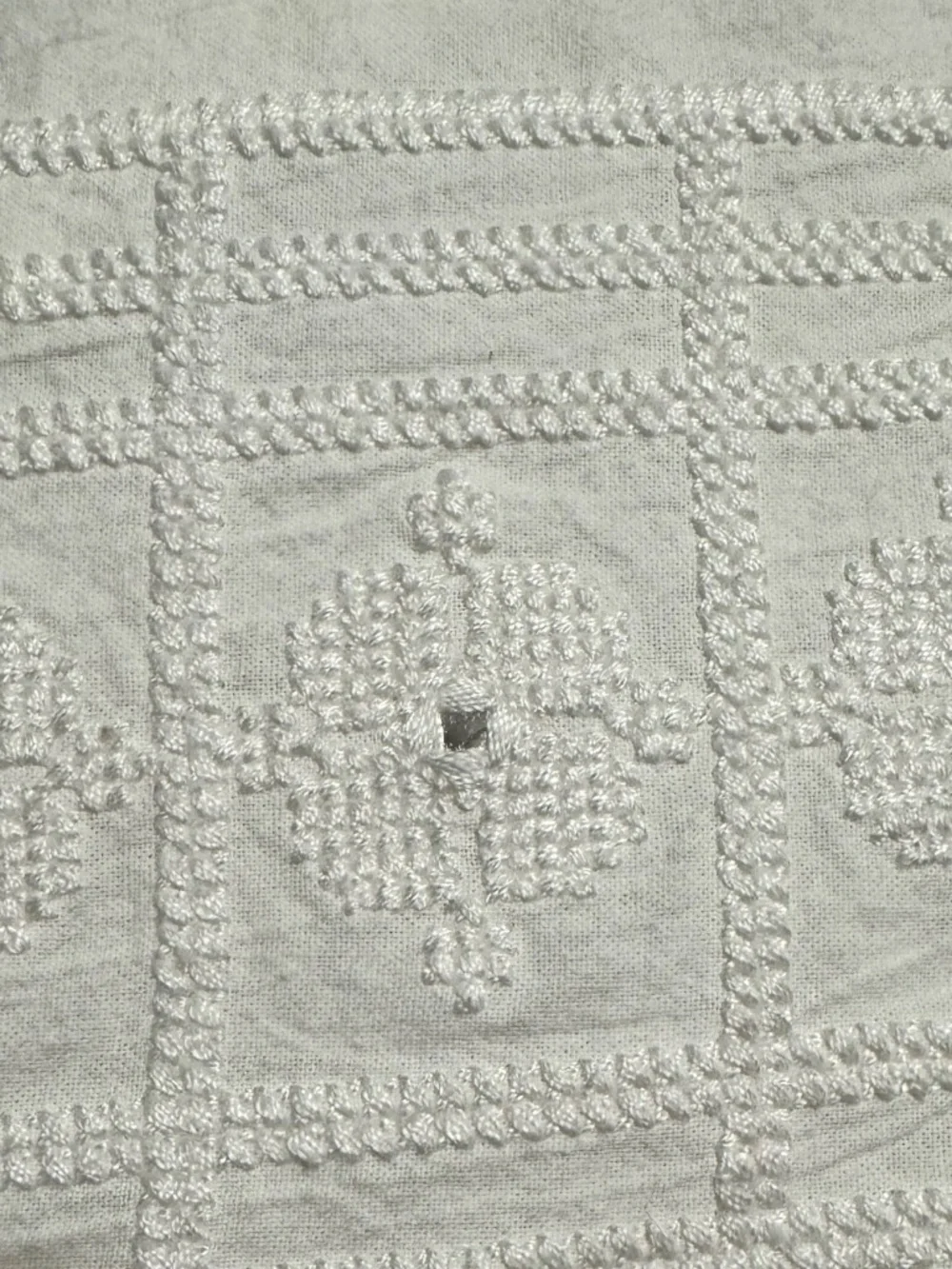 NWT Global Caravan White cross stitch mirrored twin duvet cover